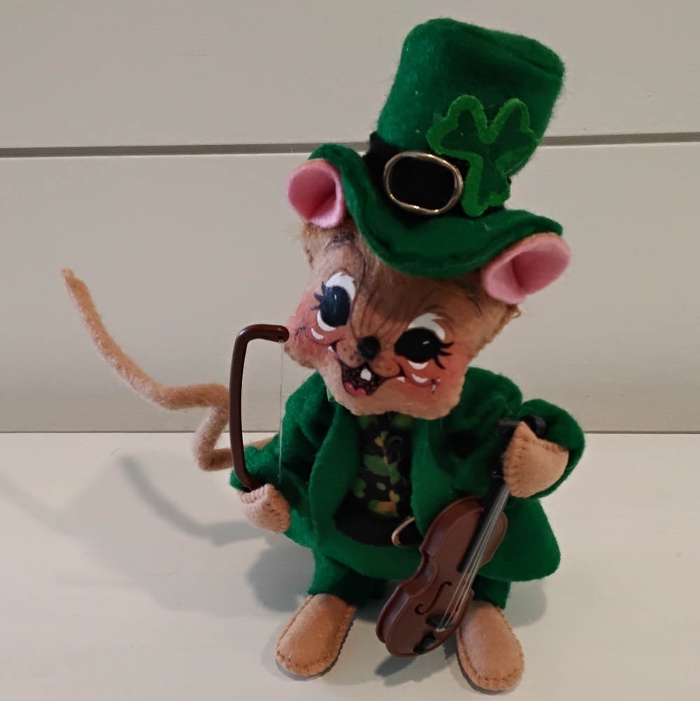 Annalee 6" St Patrick's Boy With Fiddle